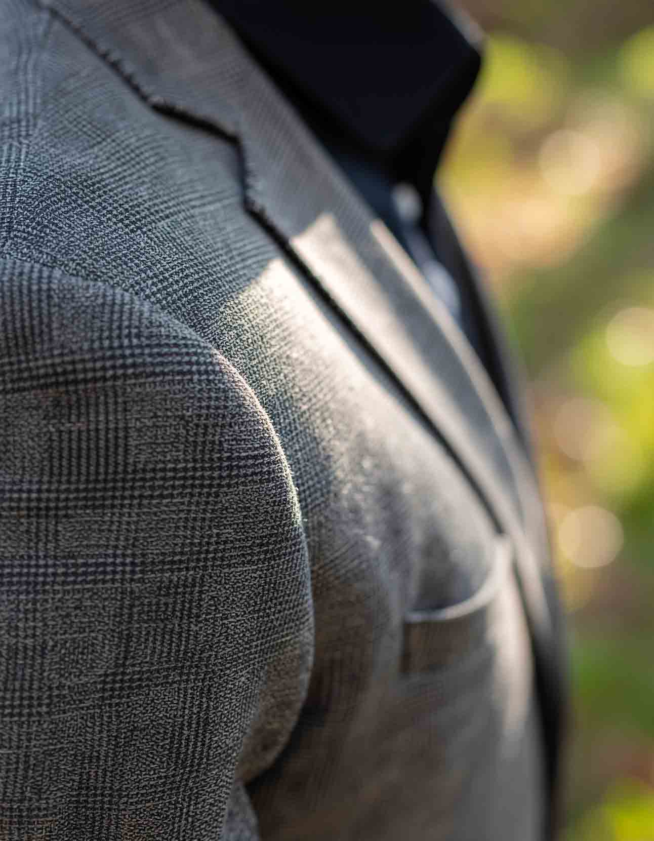 La spalla morbida: il segreto dell’eleganza napoletana